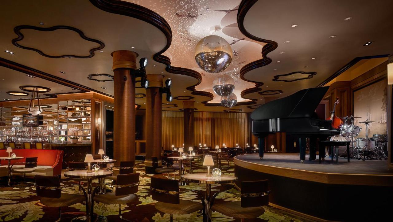 Encore Boston Harbor Everett Bagian luar foto The interior of the lounge