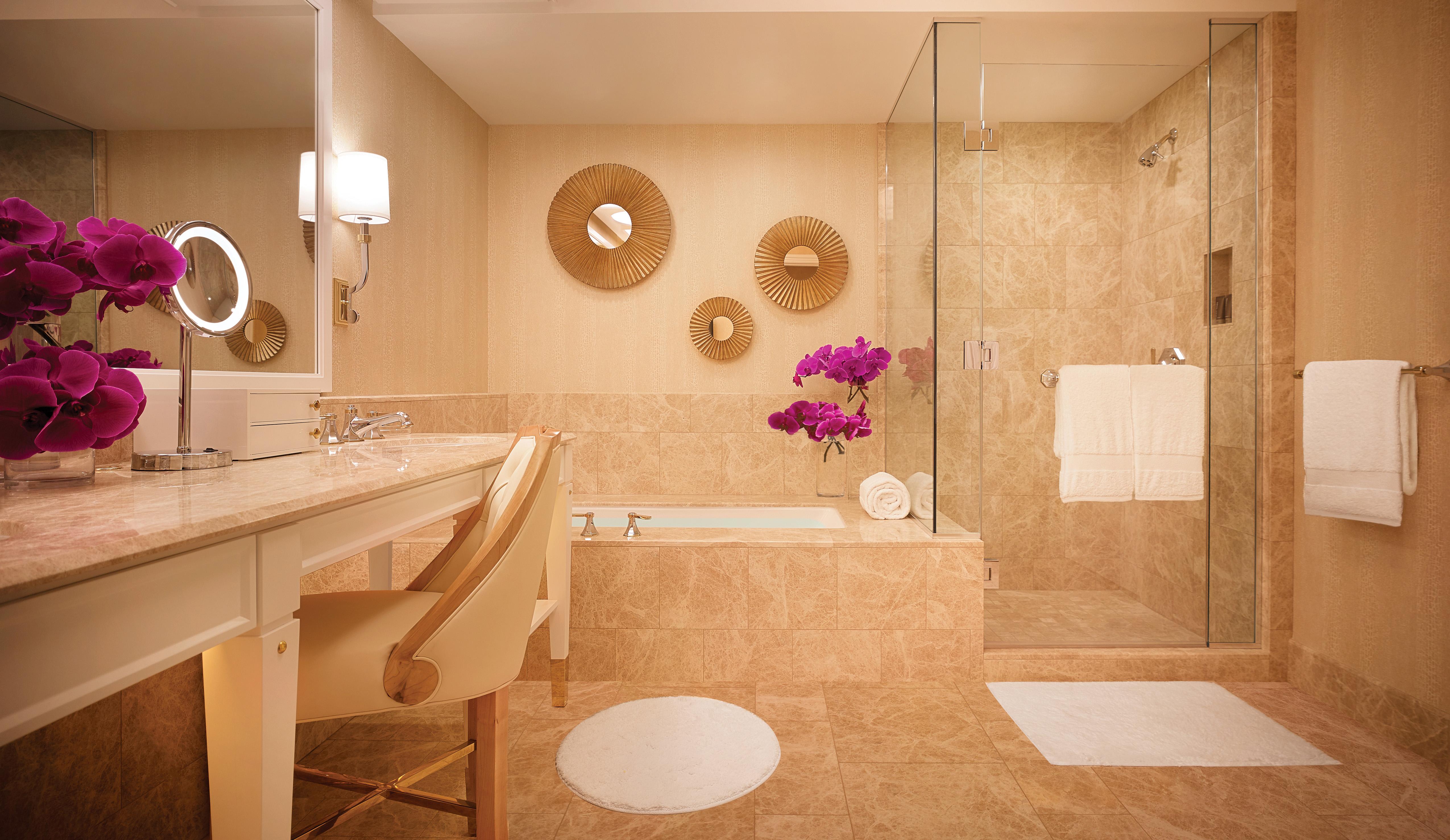 Encore Boston Harbor Everett Bagian luar foto A bathroom at Wynn Las Vegas