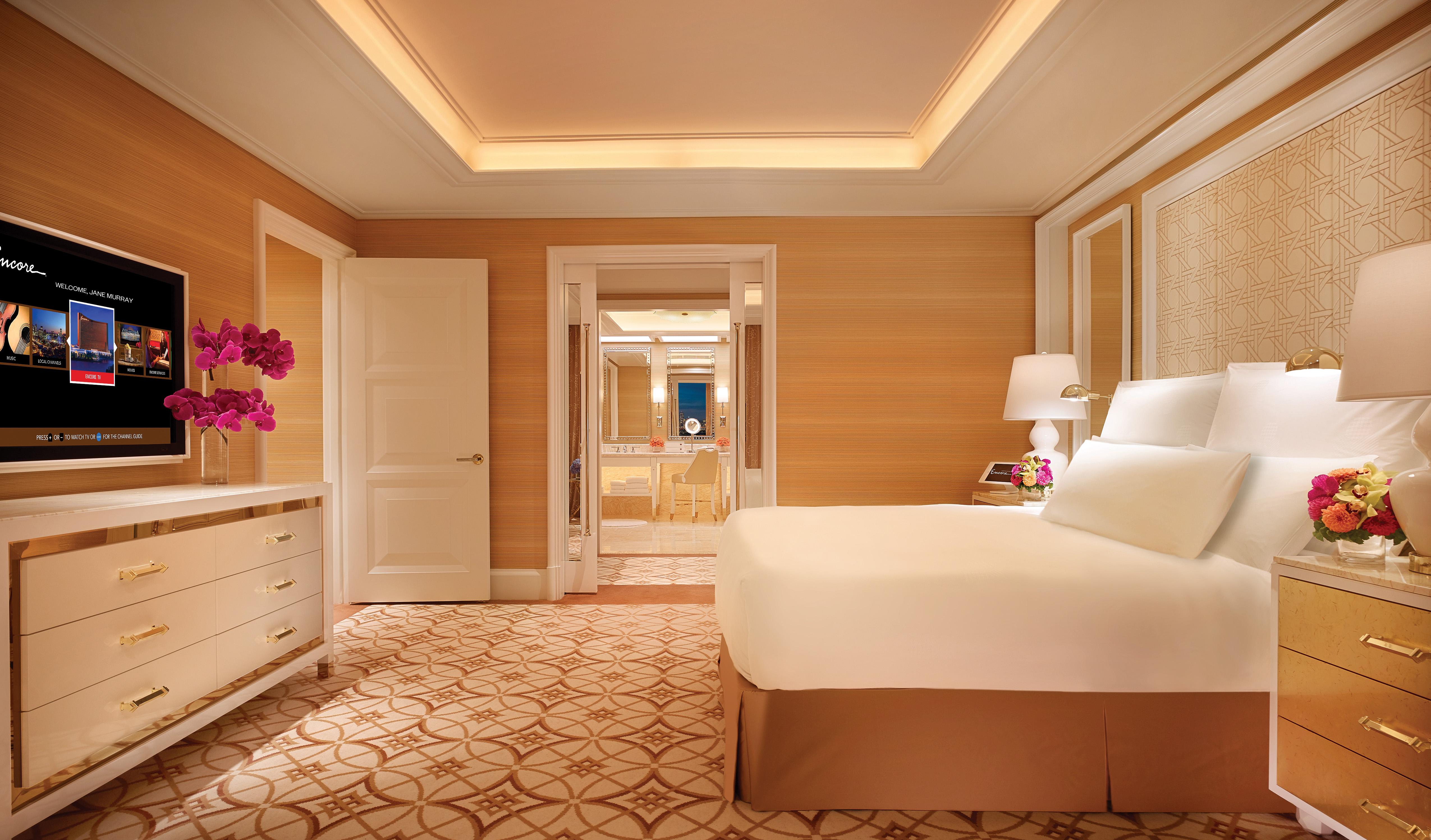 Encore Boston Harbor Everett Bagian luar foto A bedroom in the Wynn Tower at Wynn Las Vegas