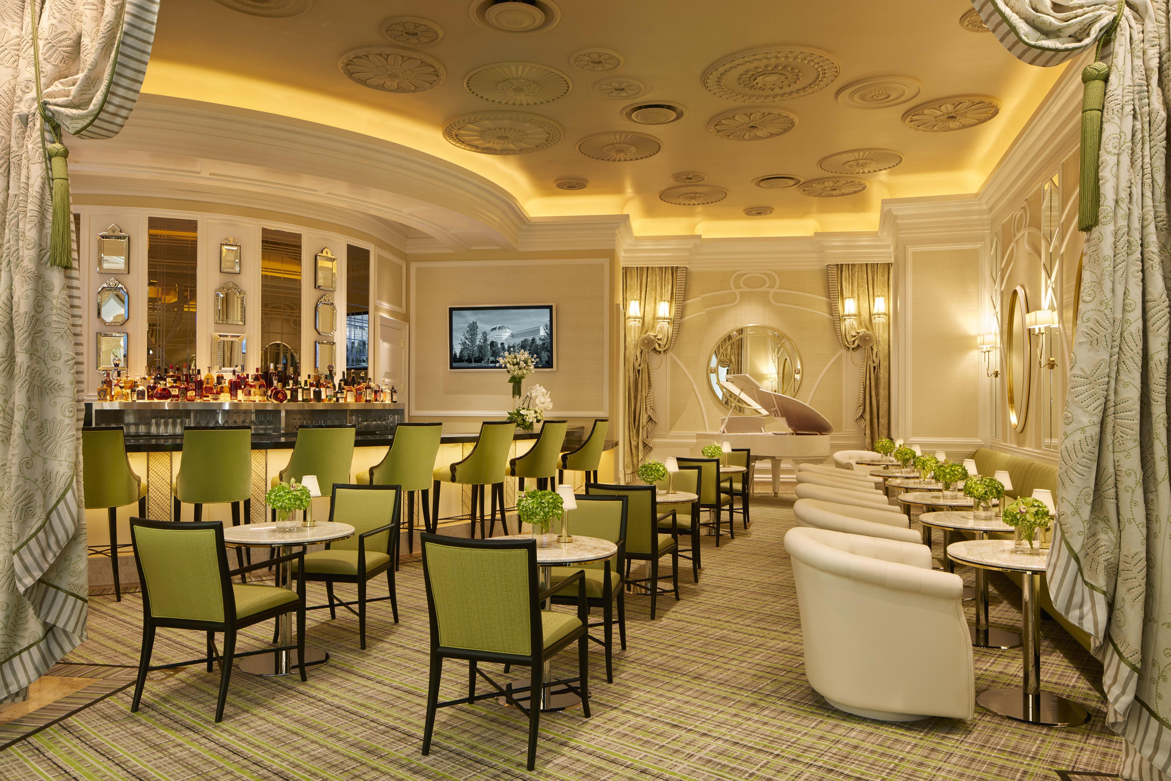 Encore Boston Harbor Everett Bagian luar foto The Bar at The Ivy
