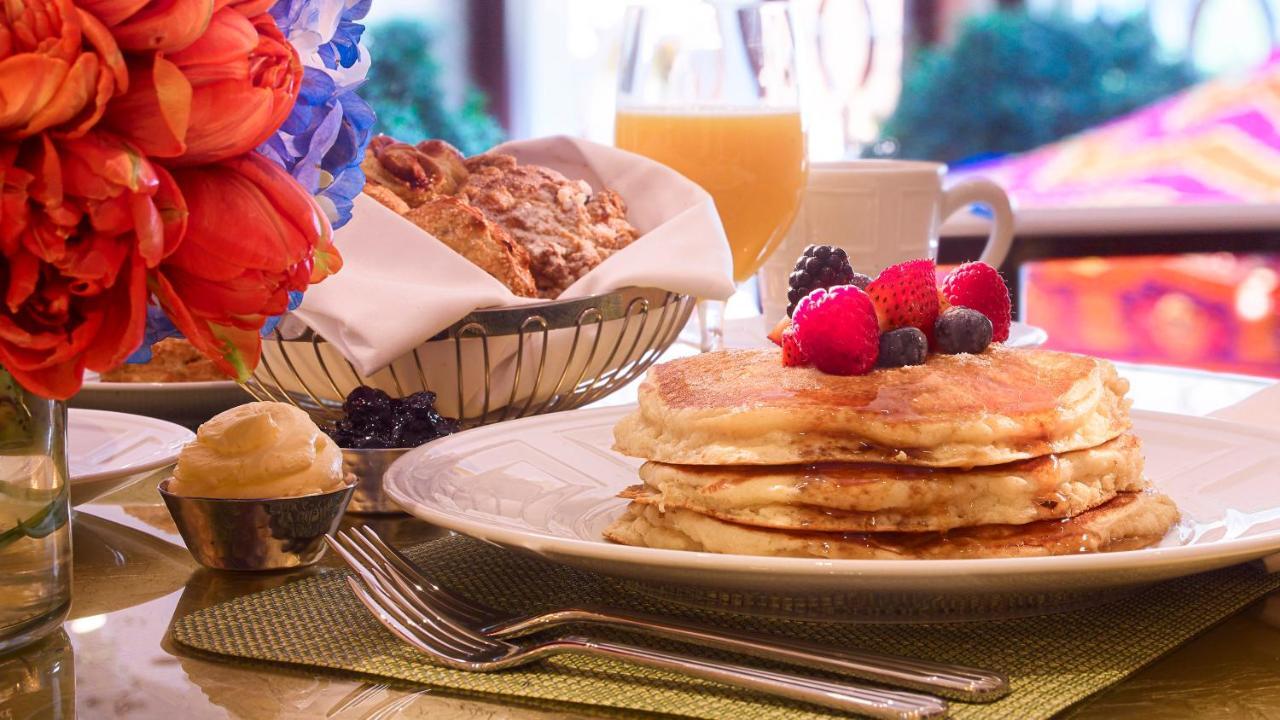 Encore Boston Harbor Everett Bagian luar foto A stack of pancakes